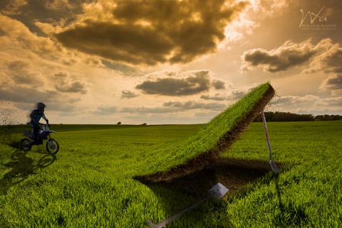 Le jump photo manipulation de Wttrwulghe Xavier